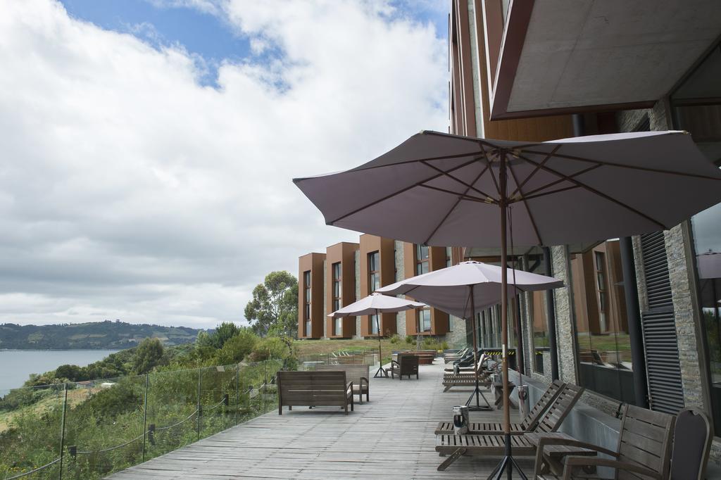 Hotel Enjoy Chiloé Castro Exterior foto The terrace at the hotel